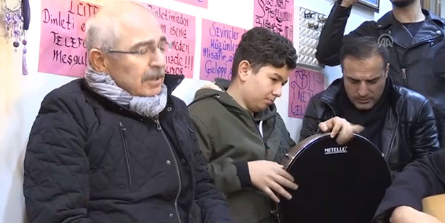 Mardin Valisi Mustafa Yaman'ın Kürtçe türküsü mest etti