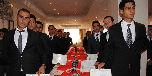 Bir dönemin efsanesi yemin ederek göreve başladı!