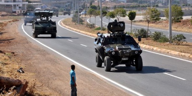 Mardin'de askeri araç devrildi: 9 yaralı