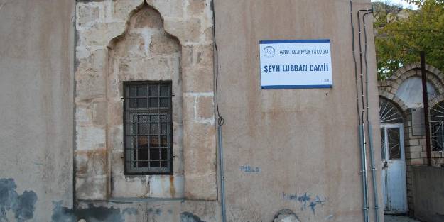 Mardin’de bir garip yapı, altı mezarlık üstü cami