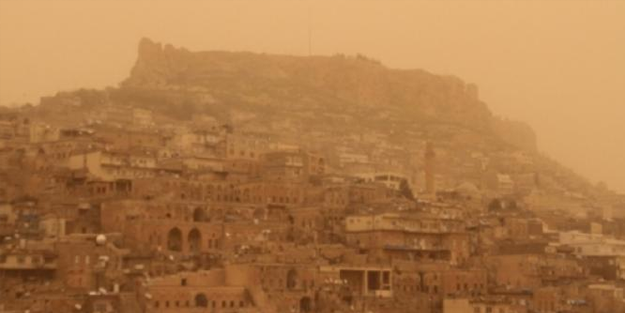 Mardin'de etkili olan toz taşınımı hayatı olumsuz etkiledi
