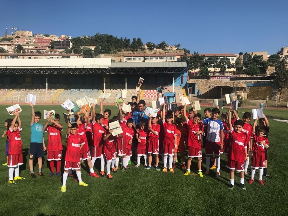 Mardin’de geleceğin futbolcuları yetişiyor 