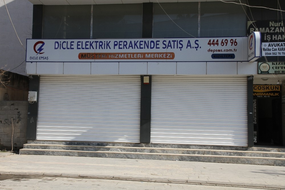 Mardin’de hırsızlar duvarı delip DEDAŞ binasına girdi 