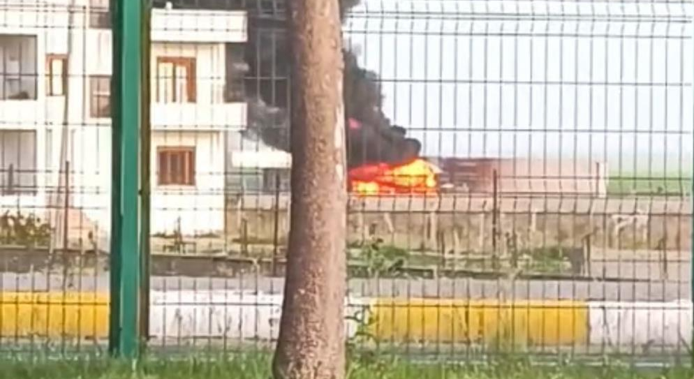 Mardin'de iki tır cayır cayır yandı! 2 yaralı var