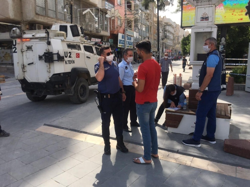 Mardin’de maskesiz dolaşanlara para cezası 