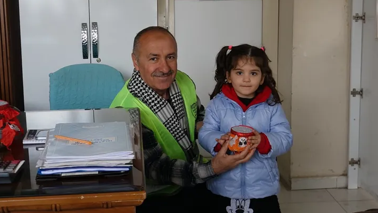 Mardin’de minikler kumbaralarındaki paralarını Gazze’ye bağışladı