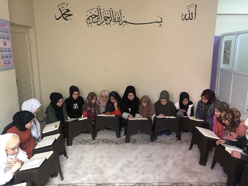 Mardin’de öğrenciler İdlib şehitleri için hatim indirdi 