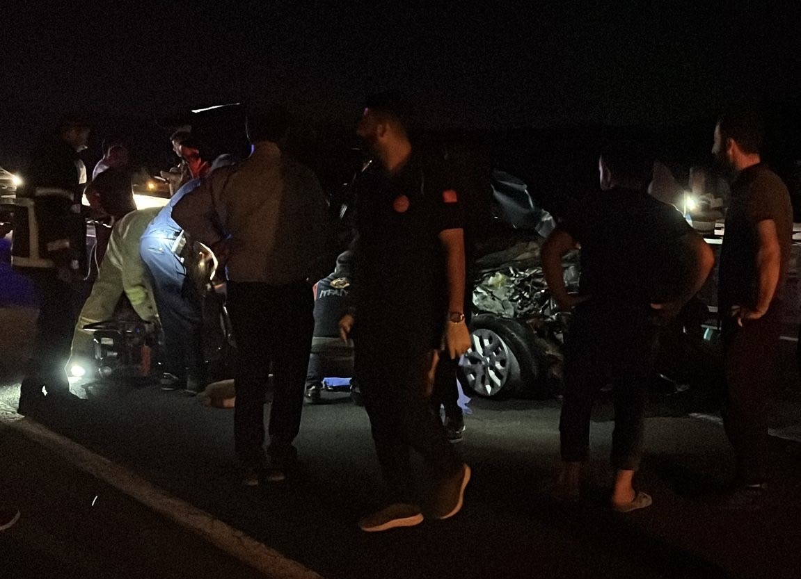 Mardin'de otomobil traktöre çarptı: 2 ölü 3 yaralı