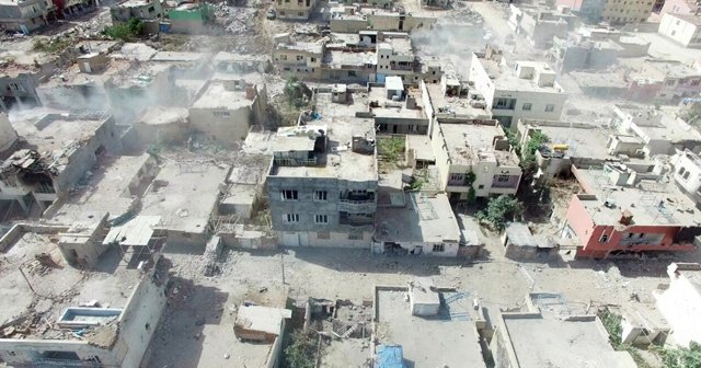 Mardin’de patlamalar sürüyor