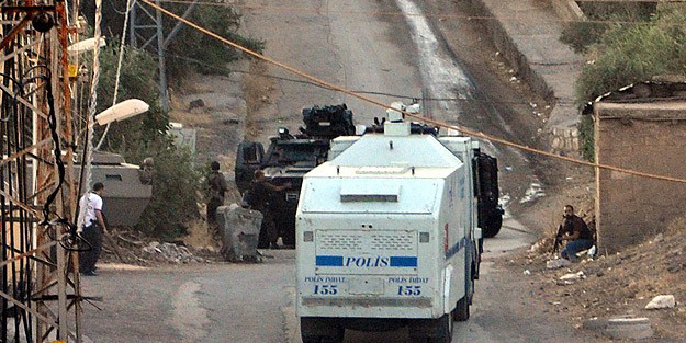 Polis aracına mayınlı saldırı, yaralı polisler var