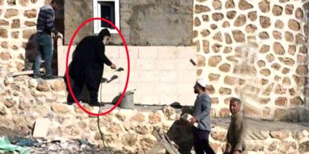 Midyat'ta bir rahip, cami tadilatına yardım etti