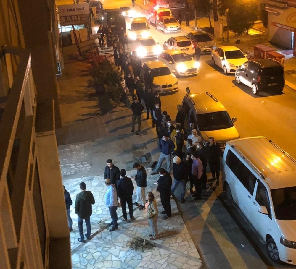 Mardin’de sokağa çıkma yasağı uzun kuyruklar oluşturdu 