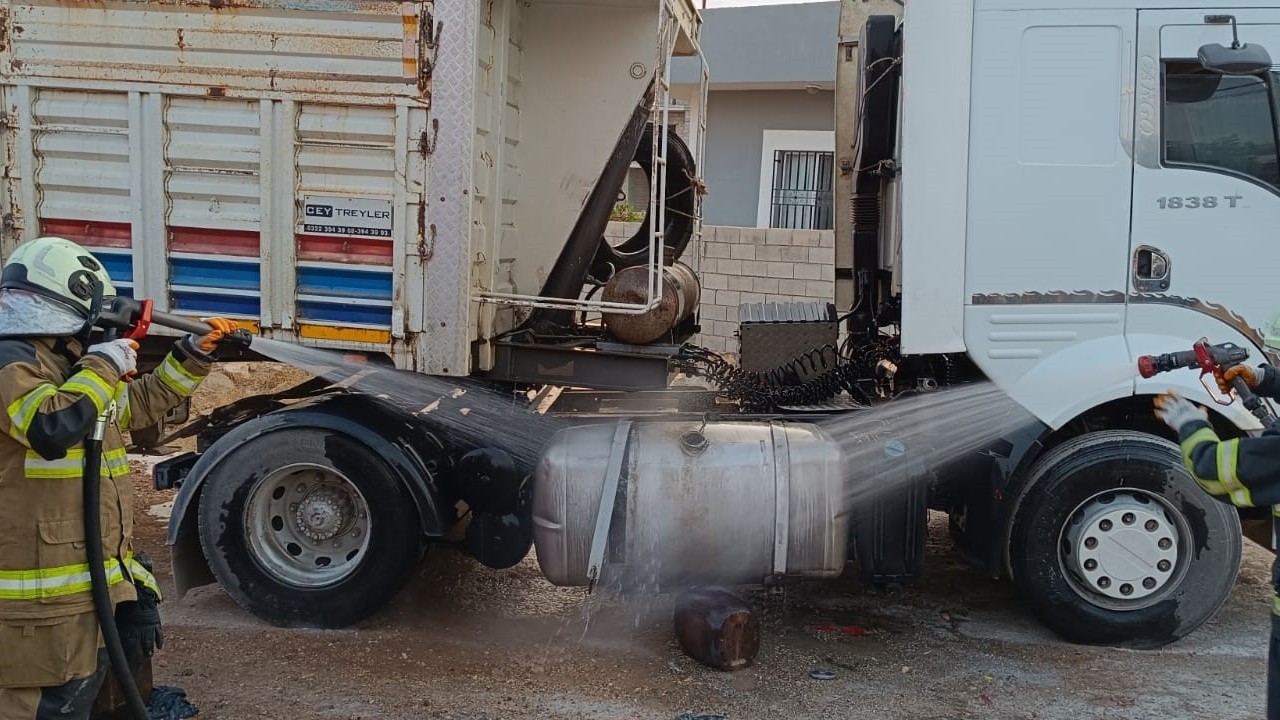 Mardin’de tırın yakıt deposunda patlama: 7 kişi yaralandı