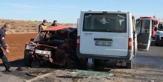 Mardin'de trafik kazası: Ölü ve yaralılar var