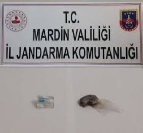 Mardin’de uyuşturucu satıcıları jandarmadan kaçamadı 