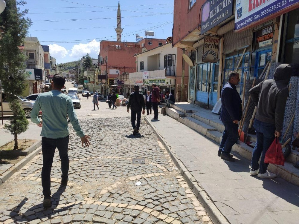 Mardin’de yasak kalktı, vatandaşlar tedbir almadan sokağa koştu 