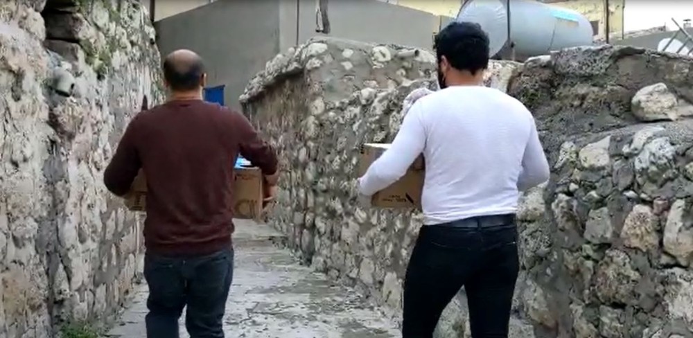 Mardinli yardımseverlerden ihtiyaç sahibi ailelere destek 