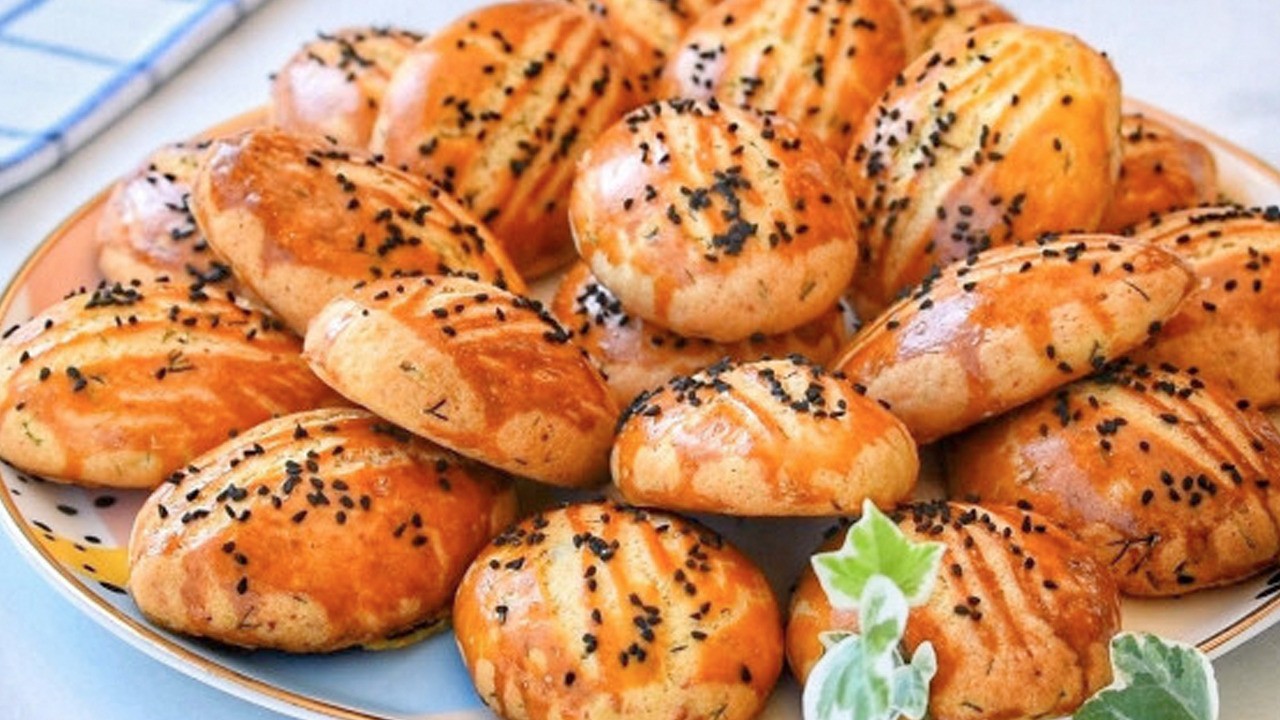 Margarinsiz Poğaça tarifi nasıl yapılır? Fırında 30-35 dakika pişirin!