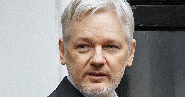 Marine Le Pen Fransa'nın Assange’a sığınma hakkı vermesini istedi