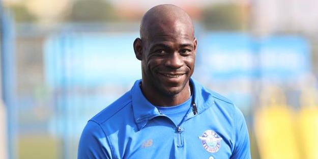 Mario Balotelli'nin yeni imajı şaşırttı!