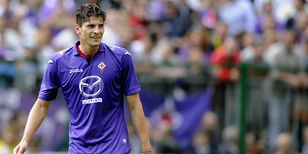 Mario Gomez formayı giydi! İşte ilk kare
