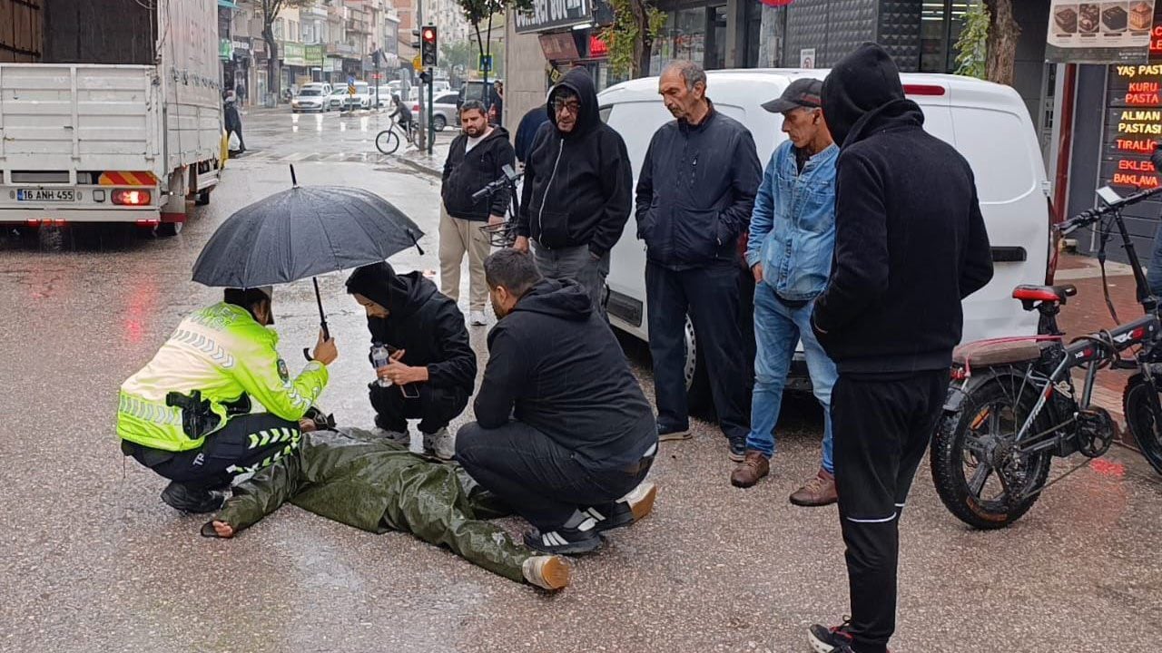 Marjinal hokkabazlara ibretlik görüntü: Kadın polisten dört dörtlük hareket!