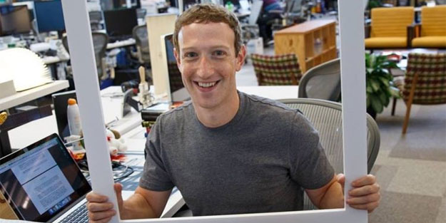 Mark Zuckerberg de laptop'ını bantlıyor