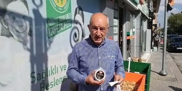 'Market de basar bunlar!'