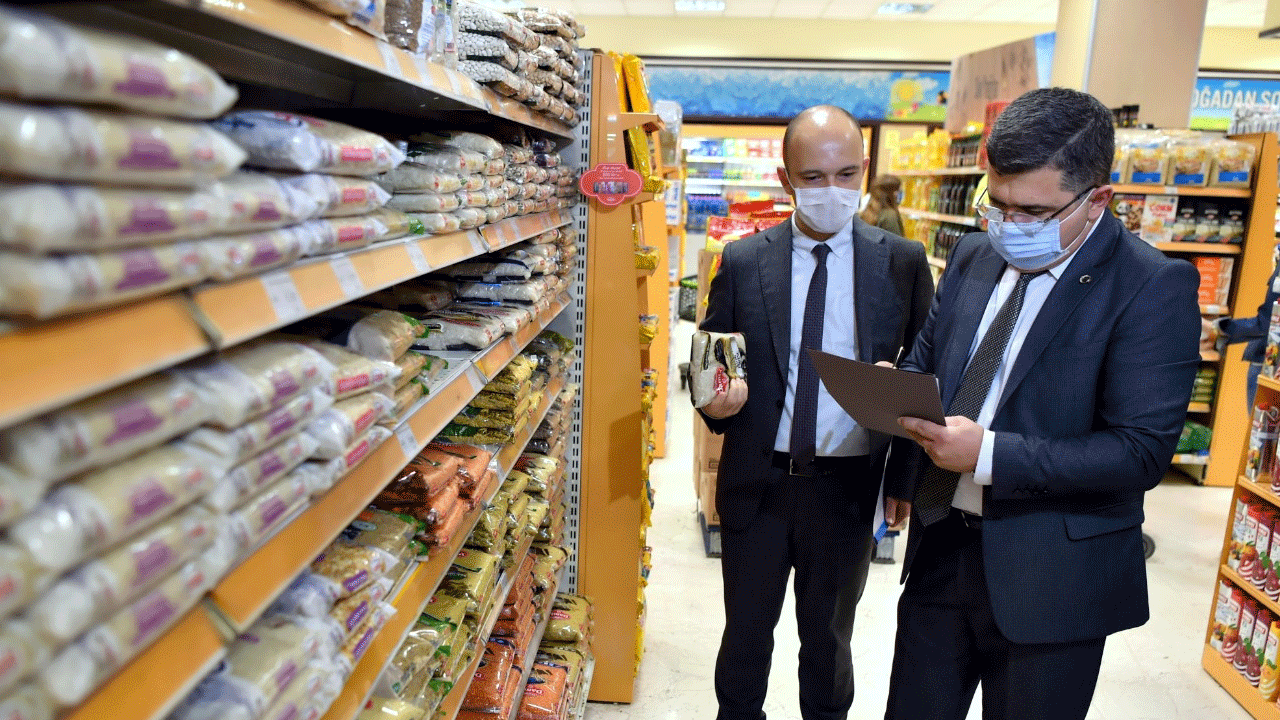 Market denetimleri hız kesmiyor! Kemer’de zabıta ekipleri sahada