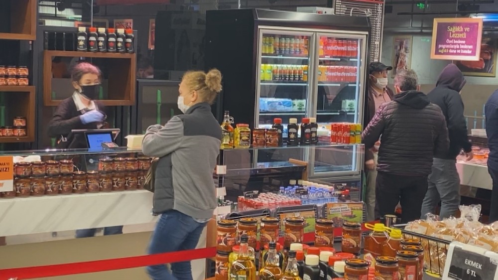 Marketlerde kuyruk 