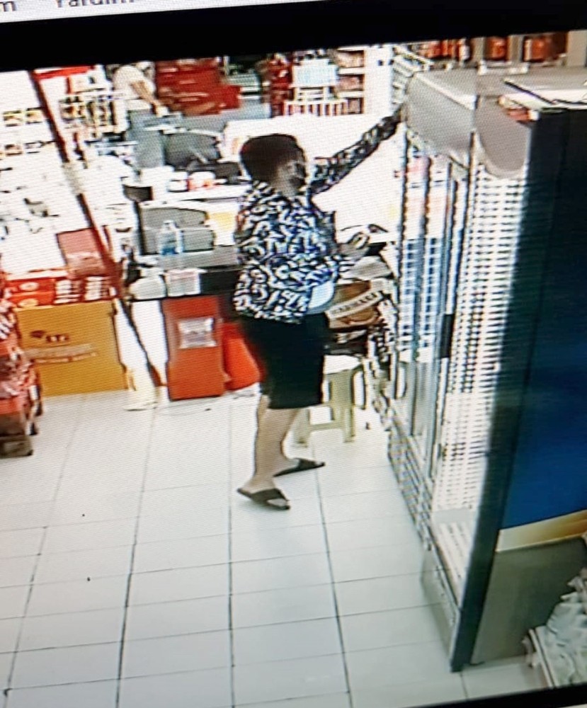 Marketten içki çalan şüpheli kameraya yakalandı 