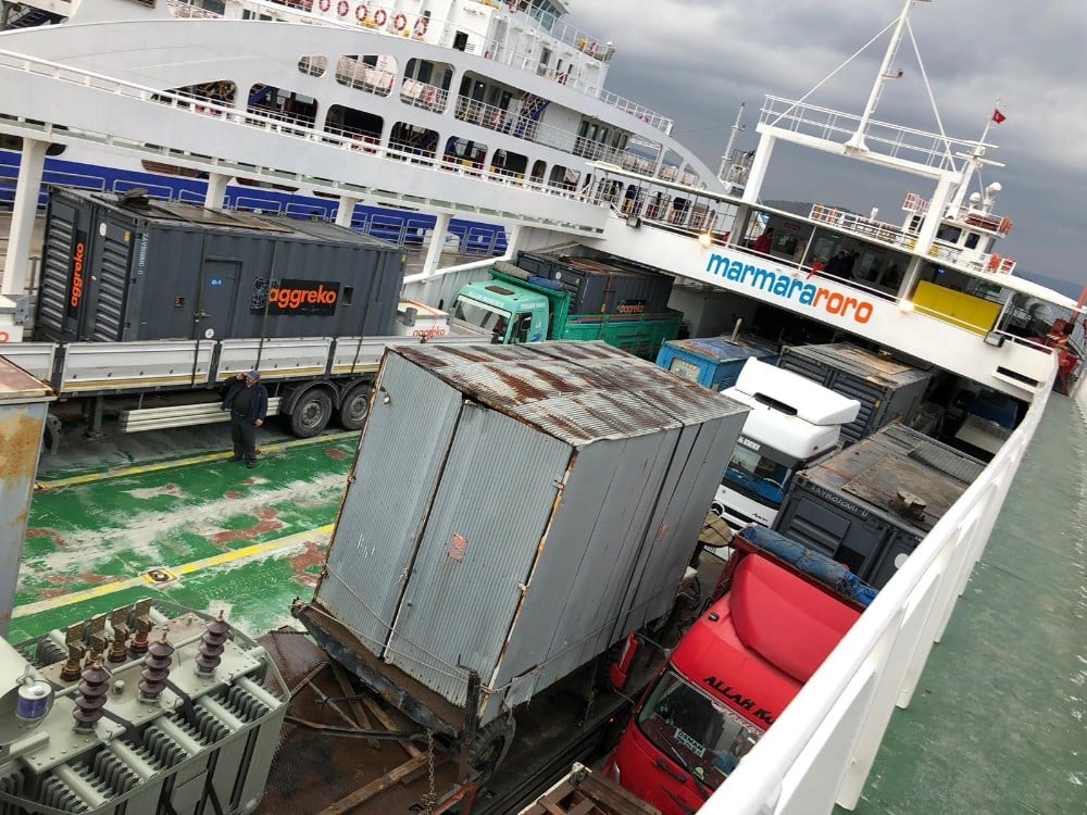 Marmara Adası’nı aydınlatacak jenaratörler geldi 