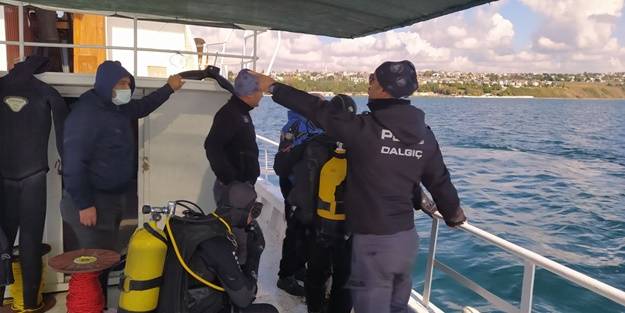 Marmara Denizi'nde temizlik: Yaklaşık 100 metre çıkarıldı