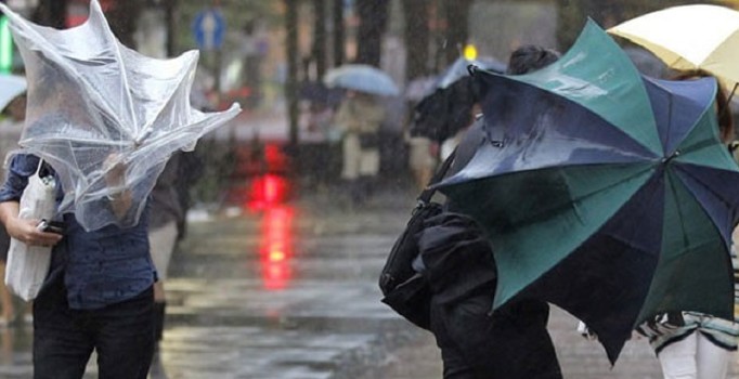 Marmara ve Egeye kuvvetli rüzgar uyarısı