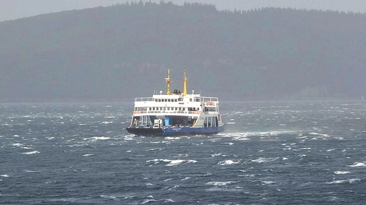 Marmara'da hava koşulları feribot seferlerini iptal ettirdi