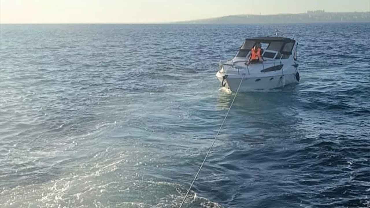 Marmara'da korku dolu anlar! Beylikdüzü açıklarında dehşet saçan arıza!