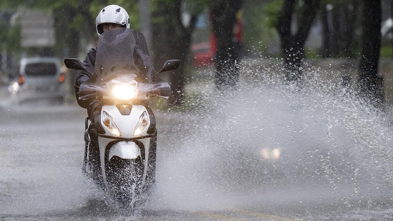 Marmara’da kuvvetli yağış! Motosiklet ve motokuryelere geçici trafik yasağı geldi