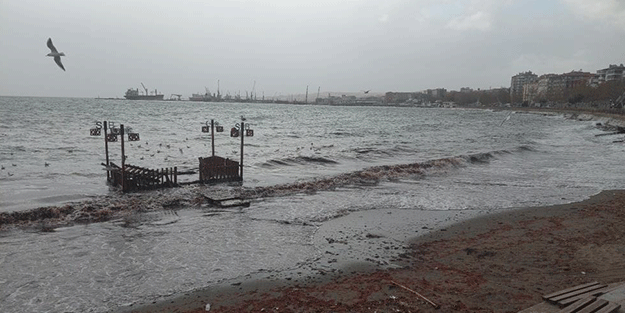 Marmara'da lodos şiddetini artırdı