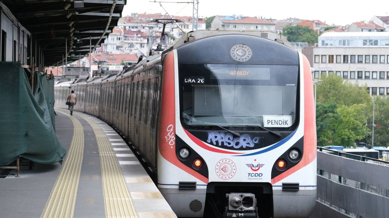 Marmaray'da korkunç gün! Bir saat arayla iki intihar!