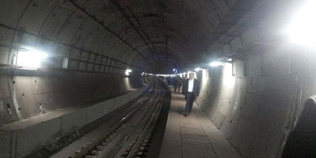 Marmaray'da korkutan arıza! Yolcular tüp geçidi yürüyerek geçtiler