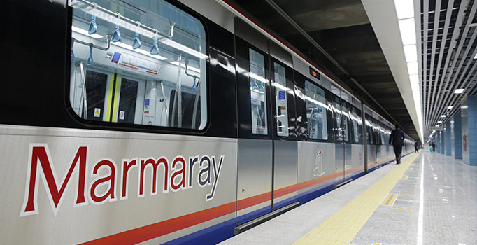 Marmaray'da seferler 1 saat durdu