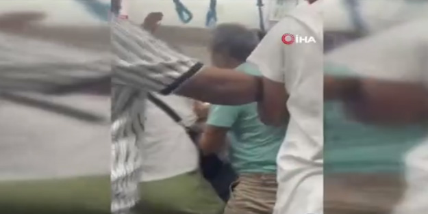 Marmaray'da tekme ve yumruklar havada uçuştu!