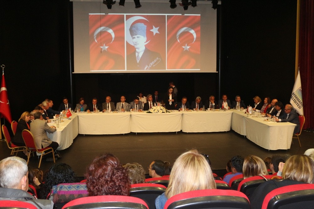 Marmaris Belediye Meclisi toplantısı halka açık yapıldı 