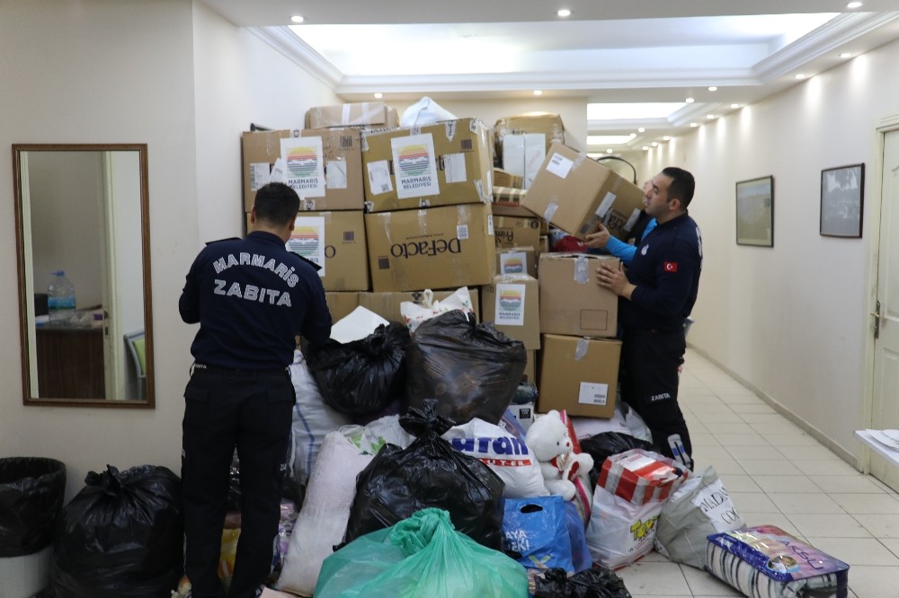 Marmaris depremzedeler için tek yürek oldu 