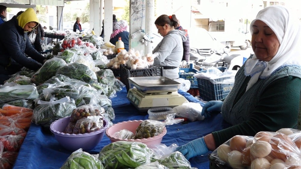 Marmaris semt pazarında elle temas yok 