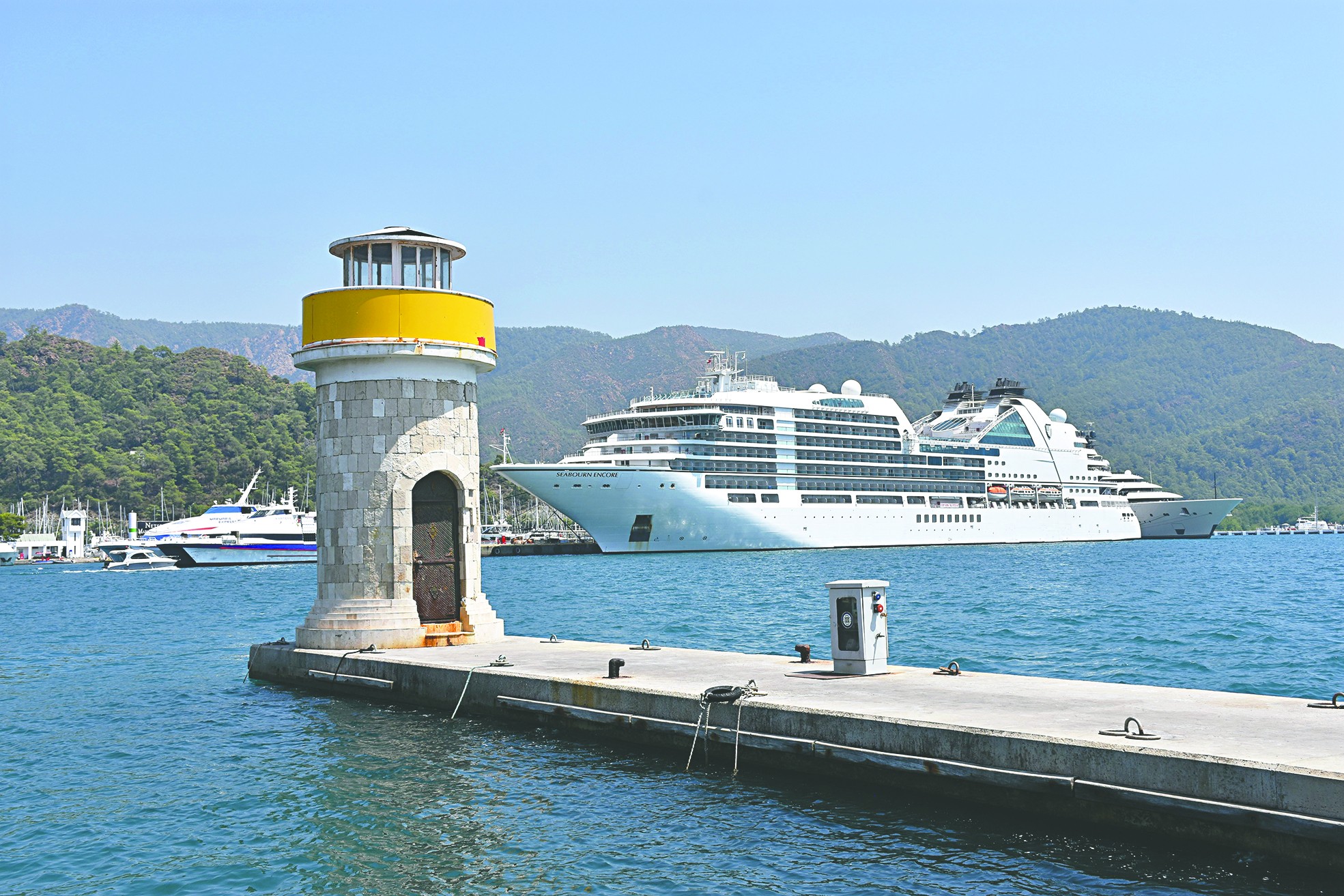 Marmaris’e “Seabourn Encore” 586 yolcusuyla geldi