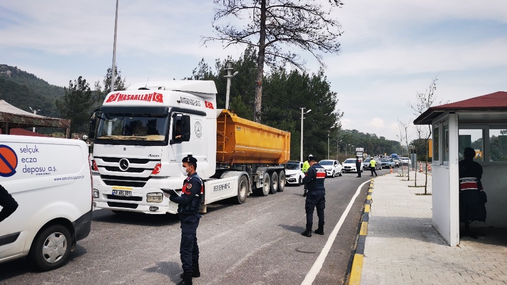 Marmaris’in ilk kontrol noktasında Korona virüse karşı önlemler arttırıldı 
