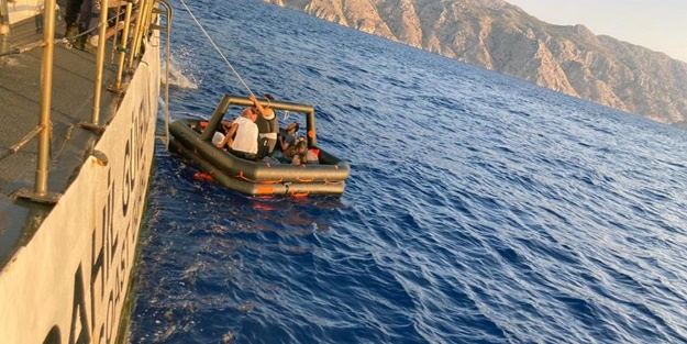 Marmaris’te 49 düzensiz göçmen kurtarıldı