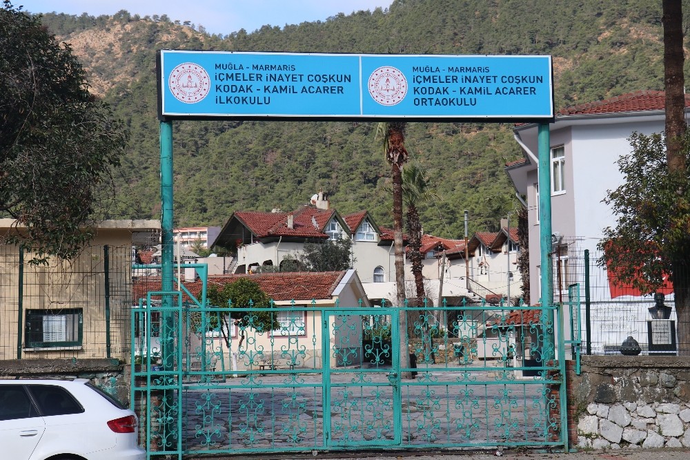 Marmaris’te depreme dayanıksız iki okul tahliye ediliyor 
