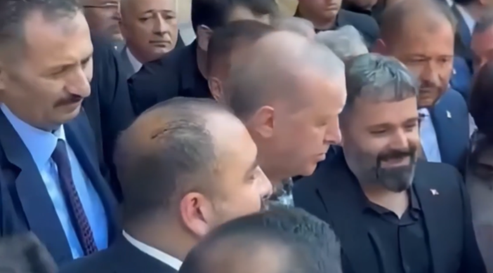 Marmaris'te dikkat çeken diyalog! Cumhurbaşkanı Erdoğan'dan CHP'li Başkana: "Kapımız açık, gelmek istiyorsan!"
